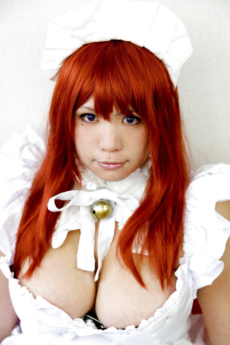15P Japanese maid wants to see you wank in front of her