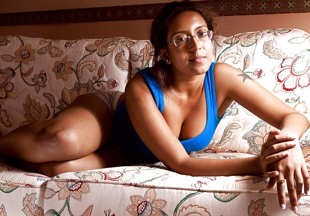 25P Chubby Indian Girl