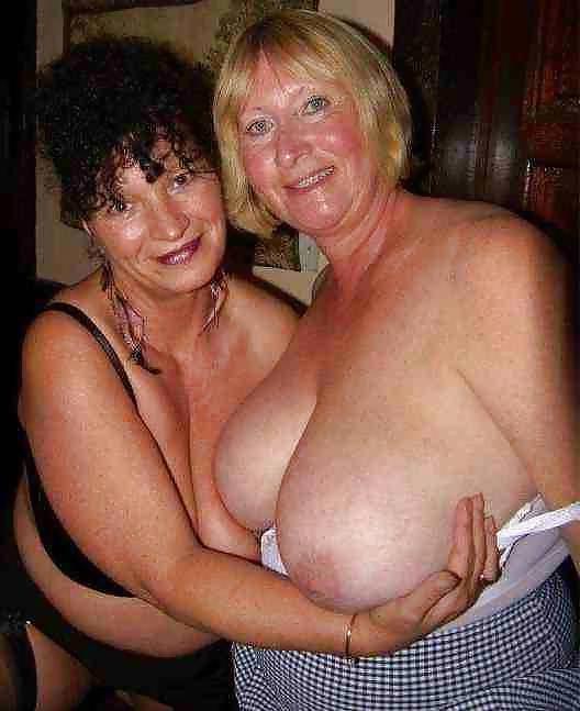 25P Big granny tits