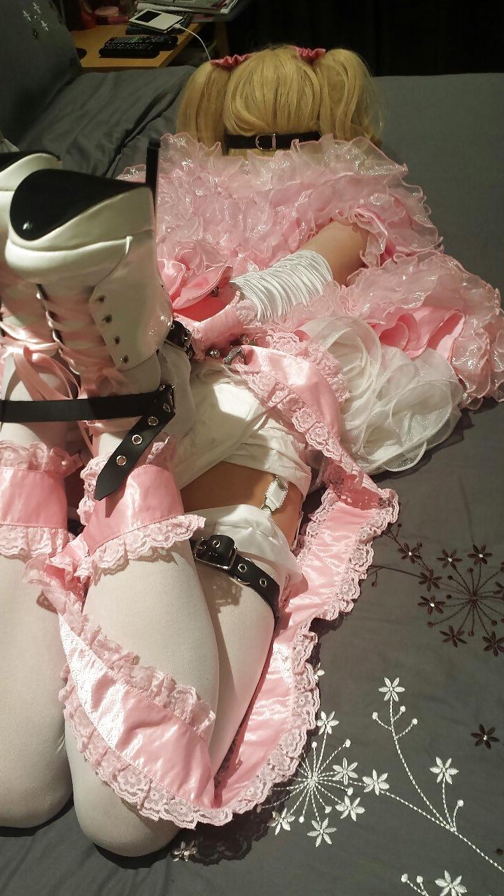 19P Asian Sisy maid in pink