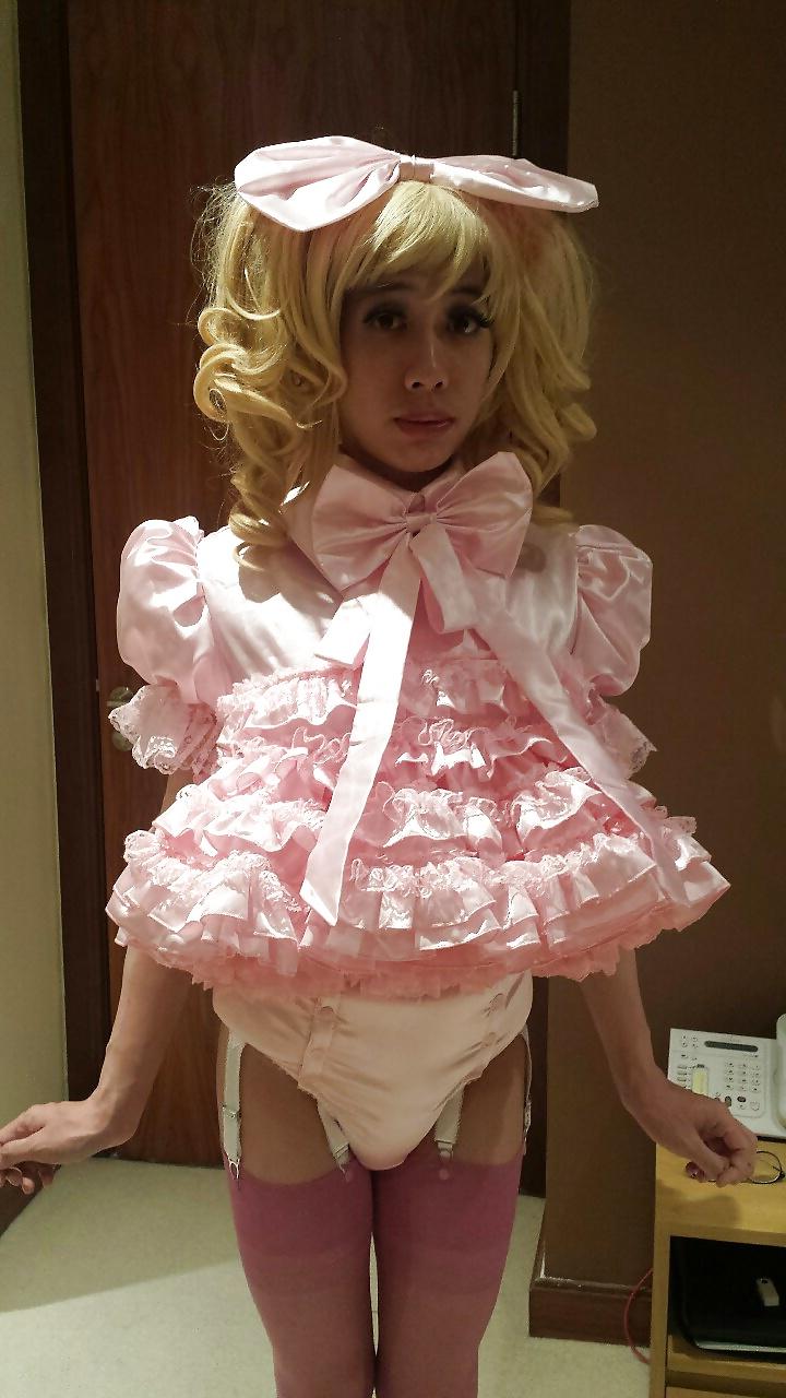 19P Asian Sisy maid in pink