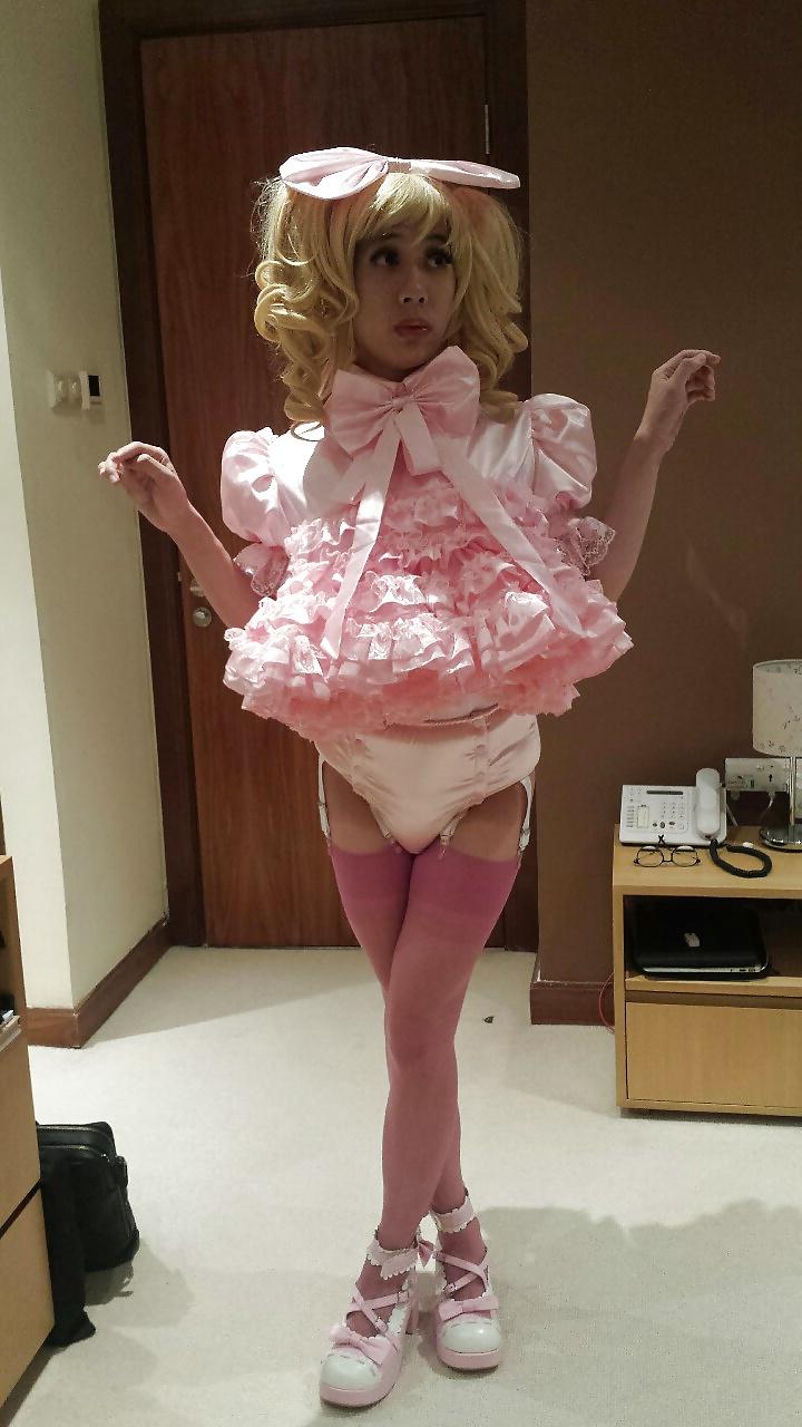 19P Asian Sisy maid in pink