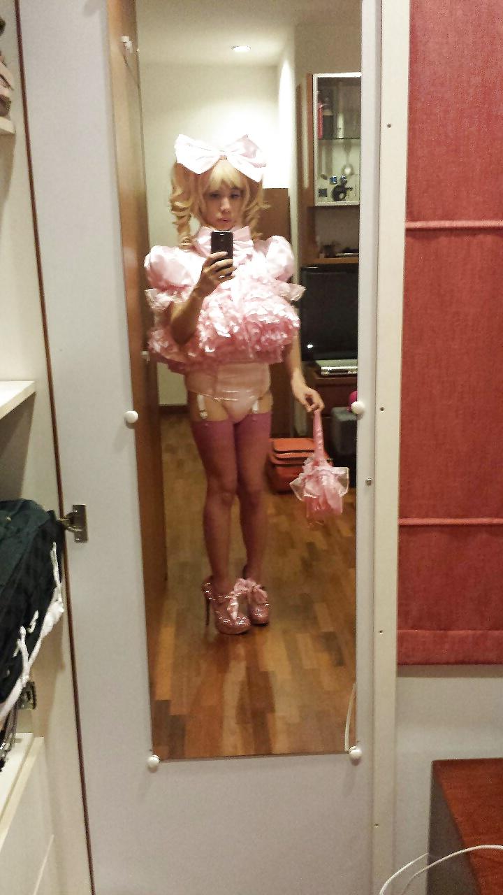 19P Asian Sisy maid in pink