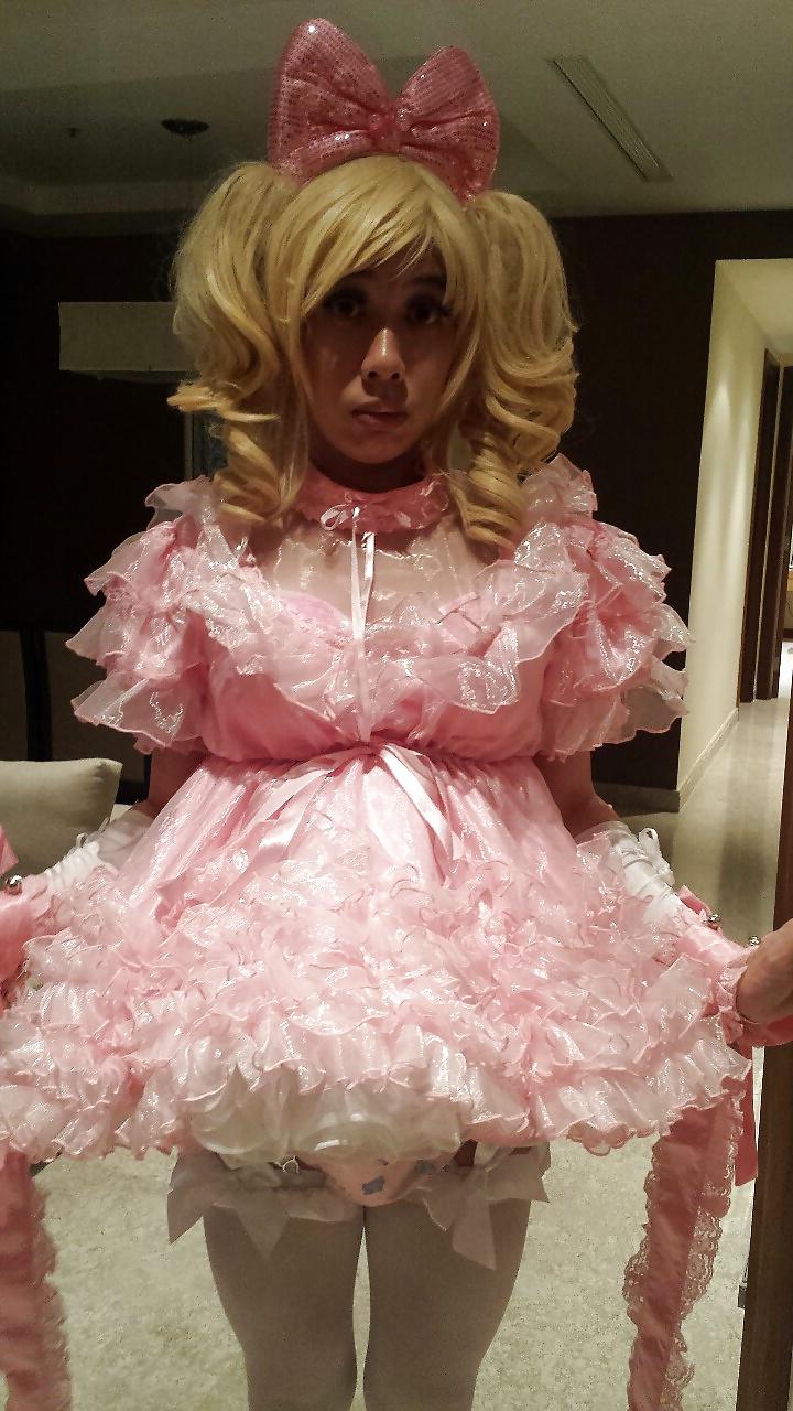 19P Asian Sisy maid in pink