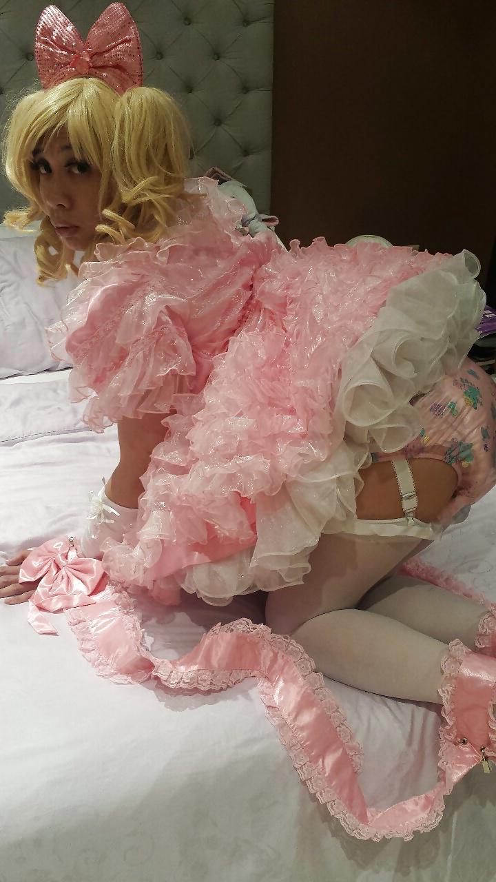 19P Asian Sisy maid in pink