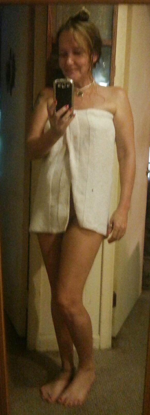 15P Cell phone pics of various women