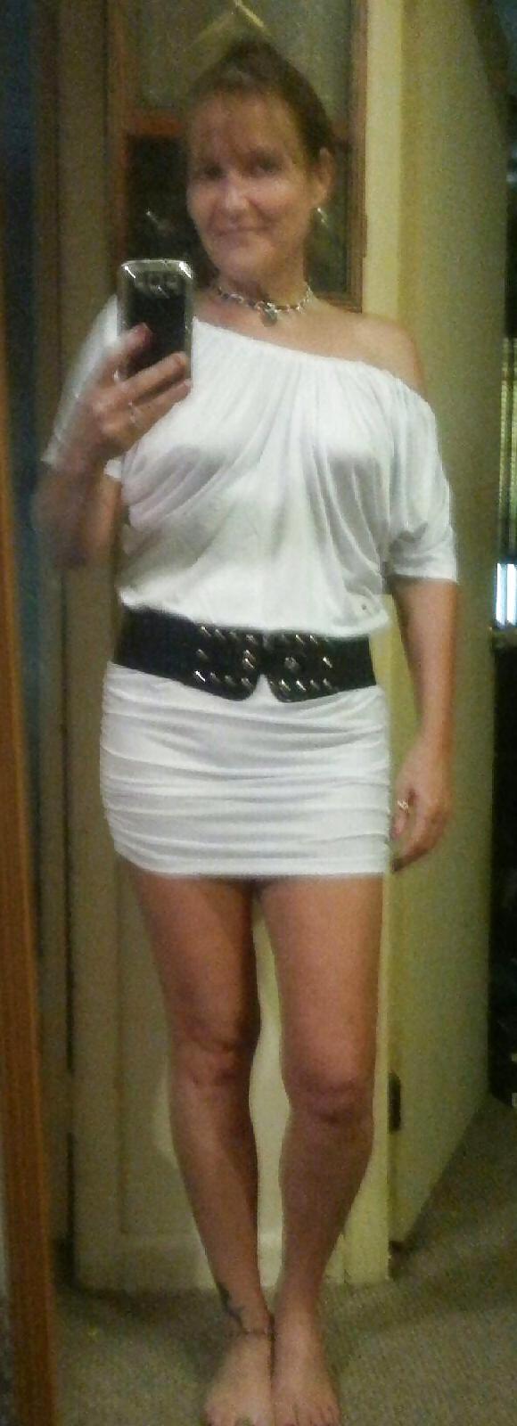 15P Cell phone pics of various women