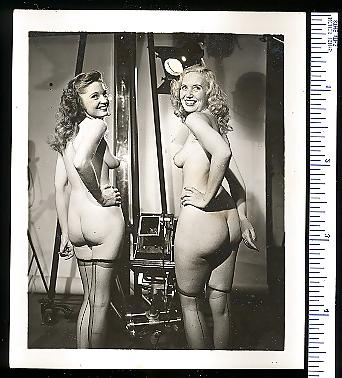 25P Nylons no garter belt 2