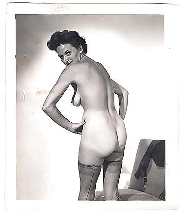 25P Nylons no garter belt 2