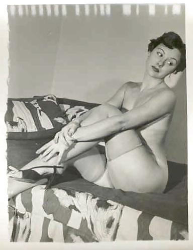 25P Nylons no garter belt 2