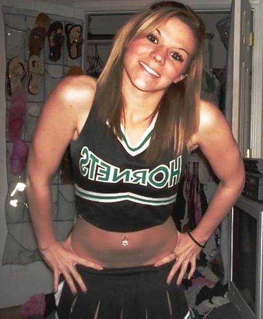 12P Sporty babes - cheerleaders