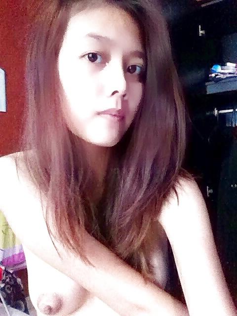 25P Pretty Indonesian girl