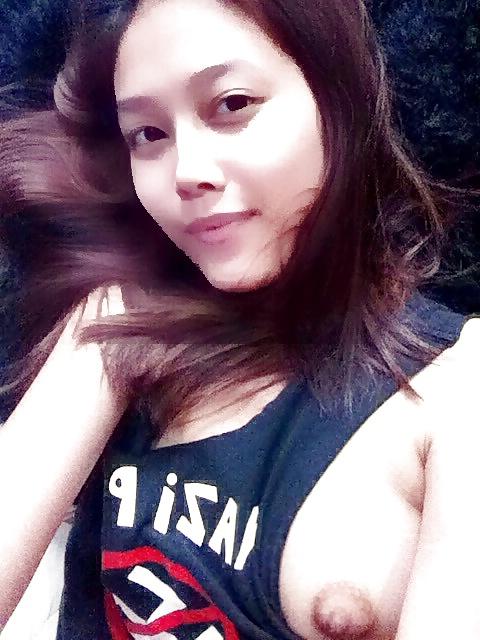 25P Pretty Indonesian girl