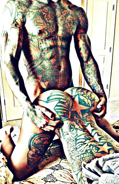 15P Sexy tattoed ebony 