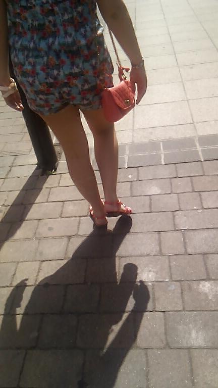 9P Girls i caught walking around
