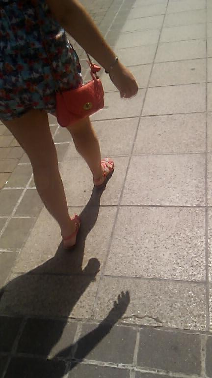 9P Girls i caught walking around
