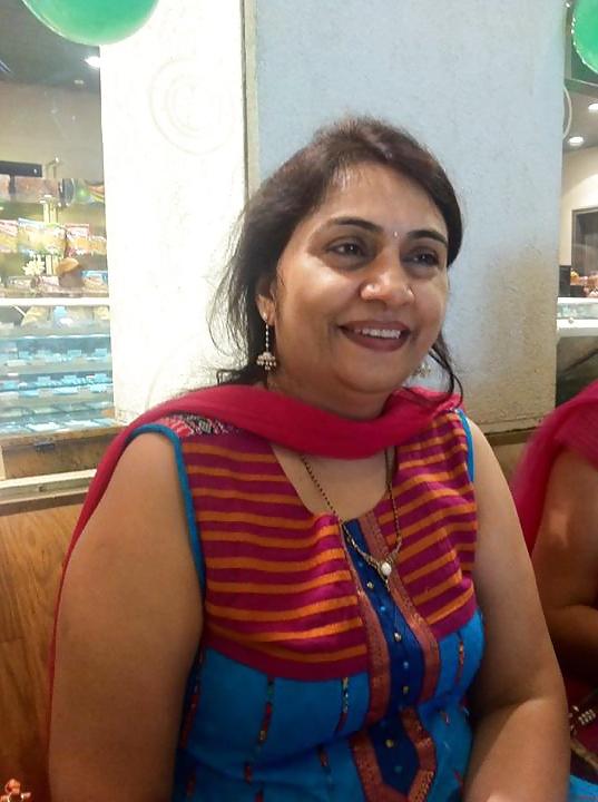 25P Hot indian Moms