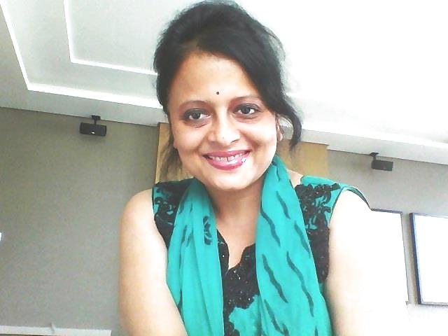 25P Hot indian Moms
