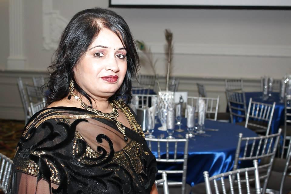 25P Hot indian Moms