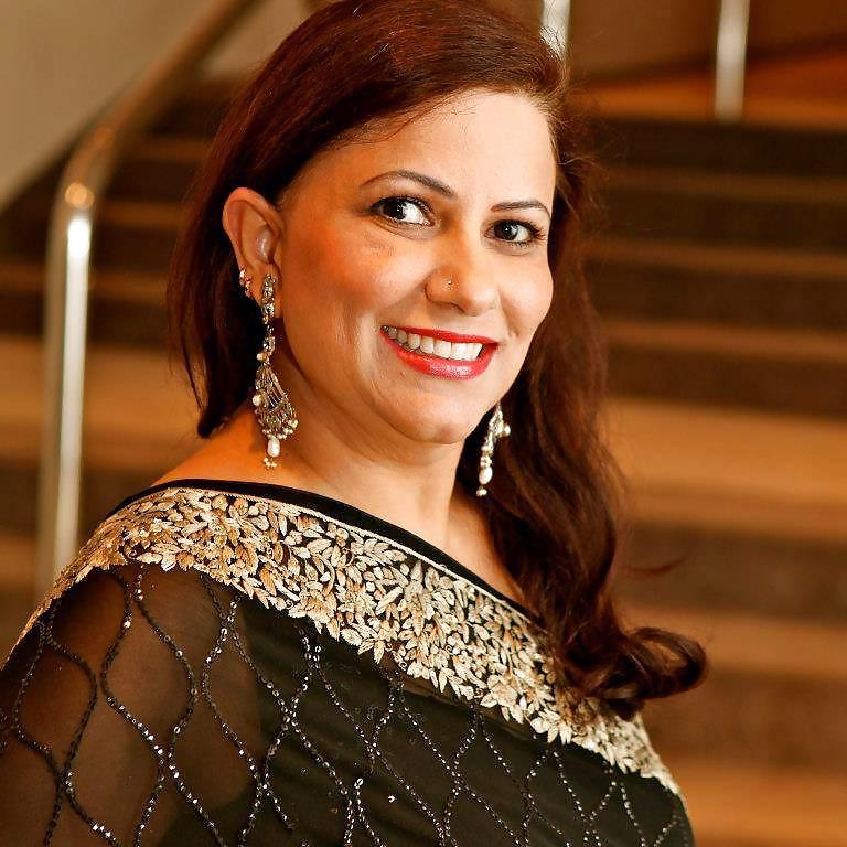 25P Hot indian Moms