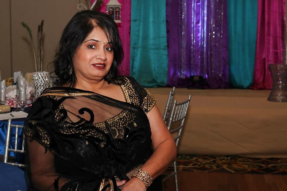 25P Hot indian Moms