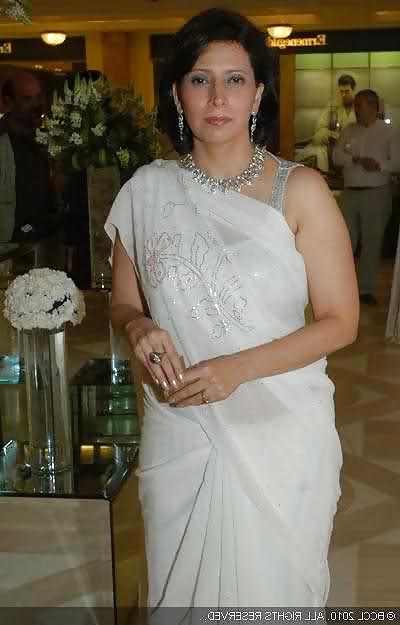 25P Hot indian Moms