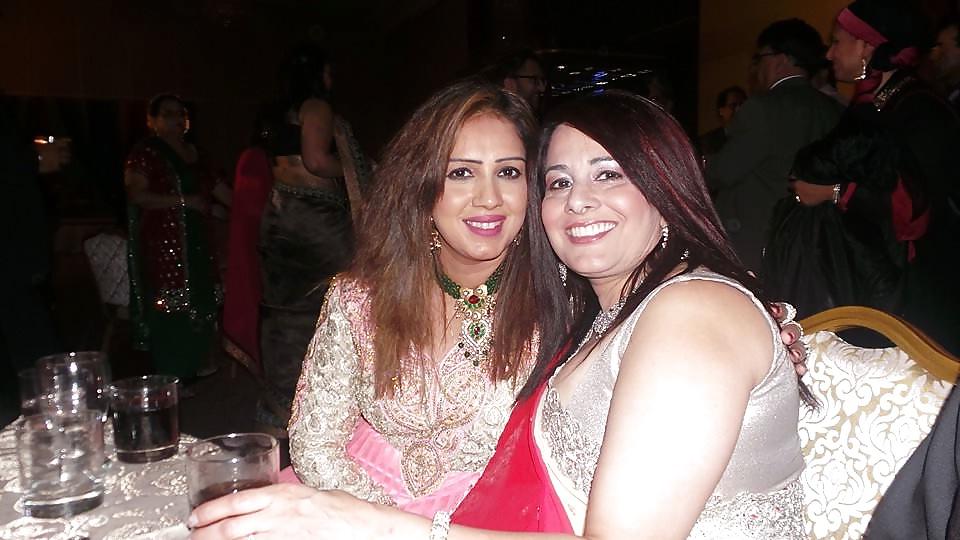 25P Hot indian Moms