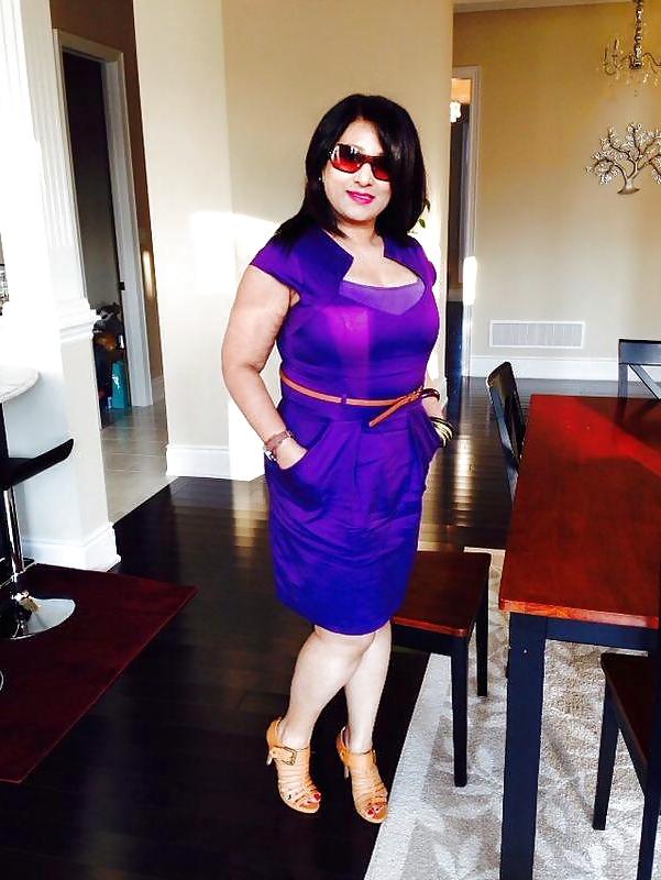 25P Hot indian Moms
