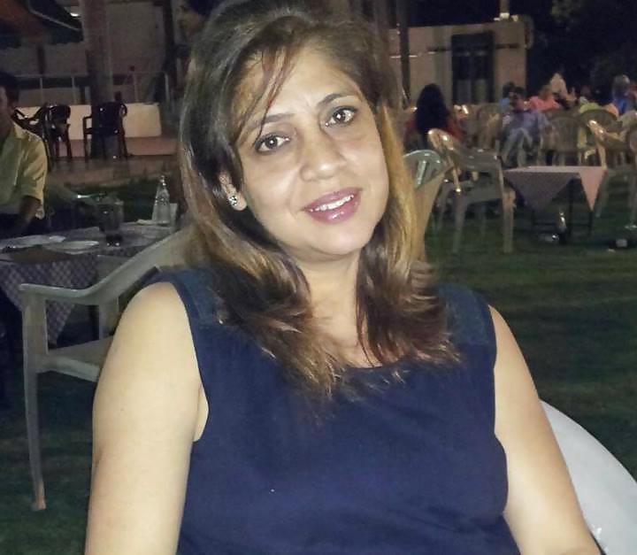25P Hot indian Moms