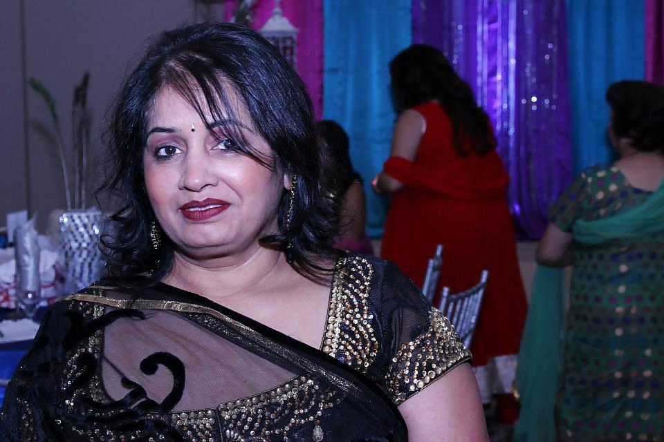 25P Hot indian Moms