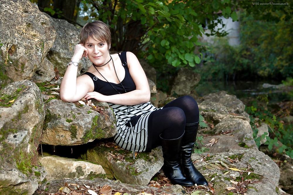 12P British Milf in Boots
