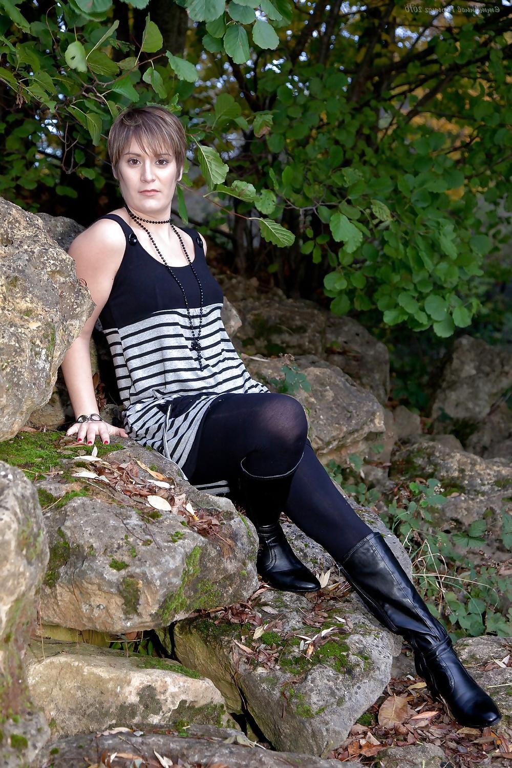 12P British Milf in Boots