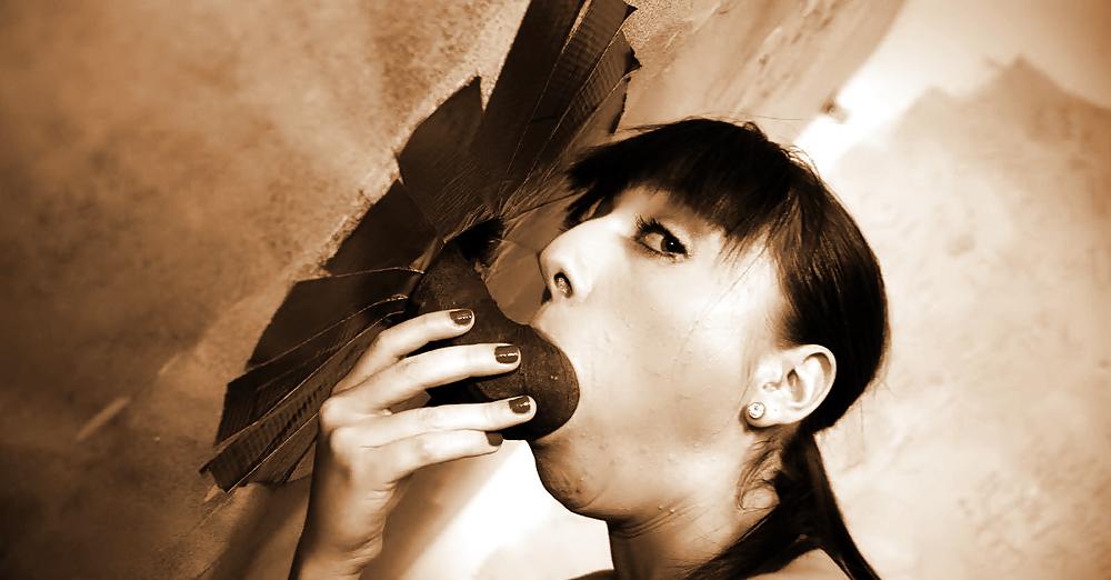 8P Gloryhole girl