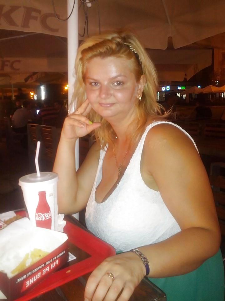 22P Romanian Huge Tits Amateur 31