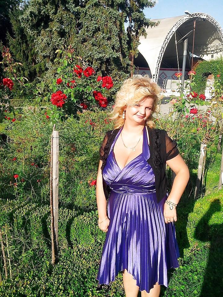 22P Romanian Huge Tits Amateur 31