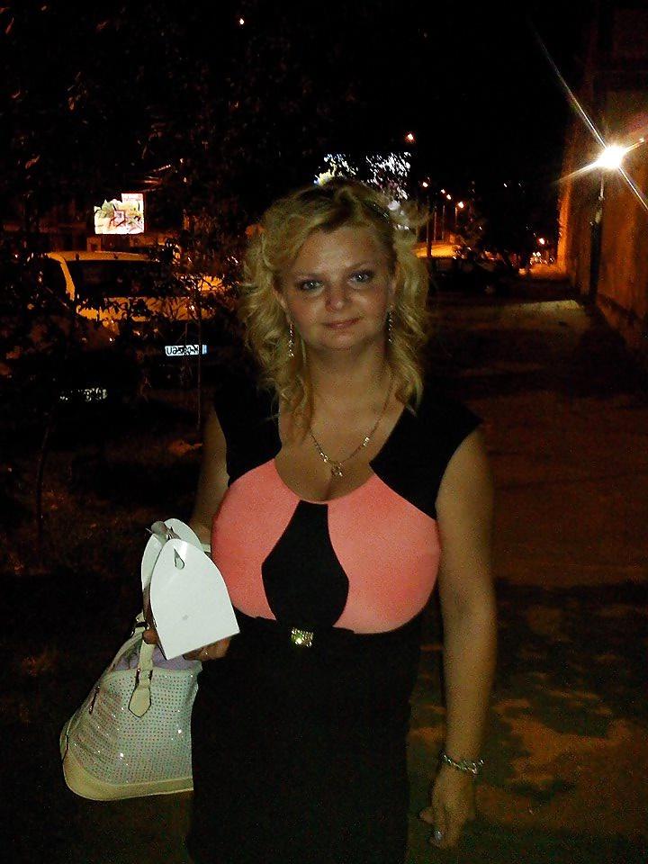 22P Romanian Huge Tits Amateur 31