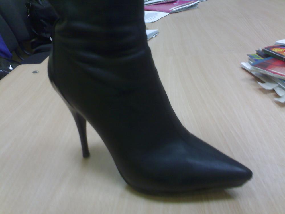 4P Cum on boots on heels