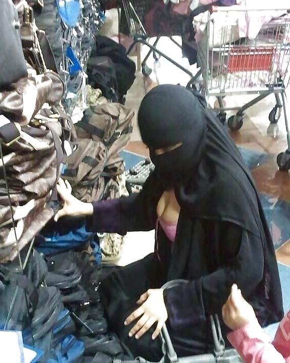 25P Egyptian mom ass