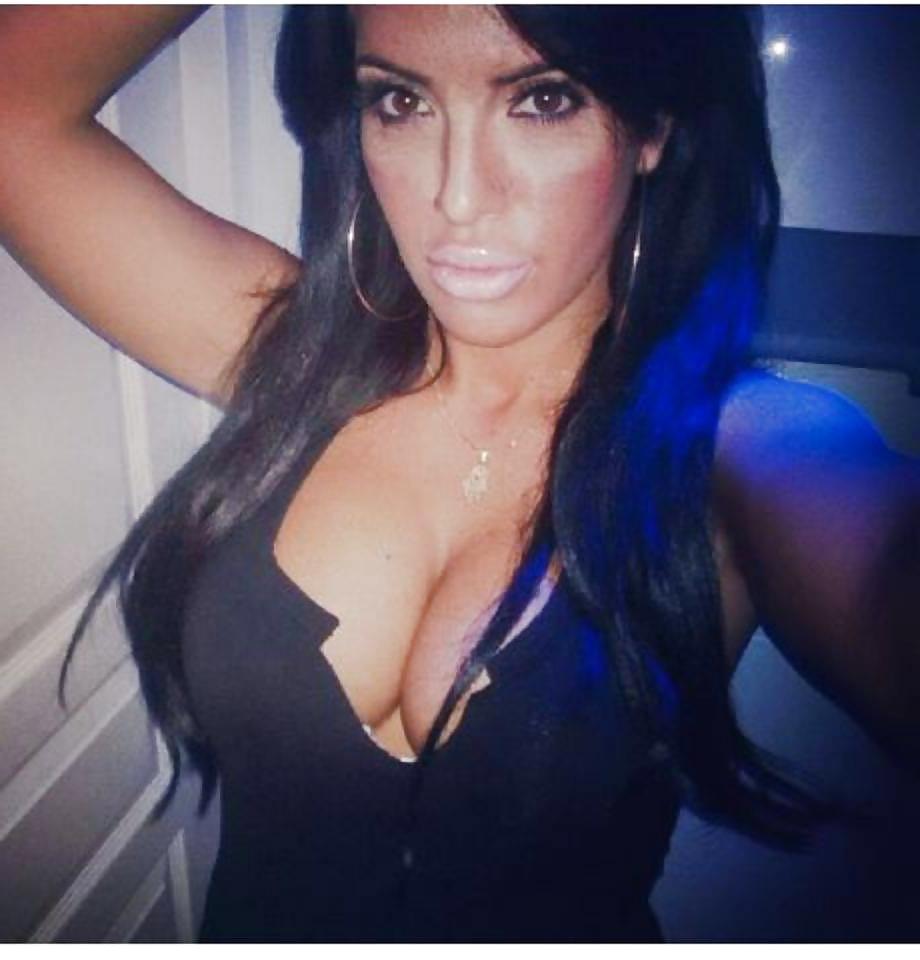 20P Beurette qui fait jouir en photo 