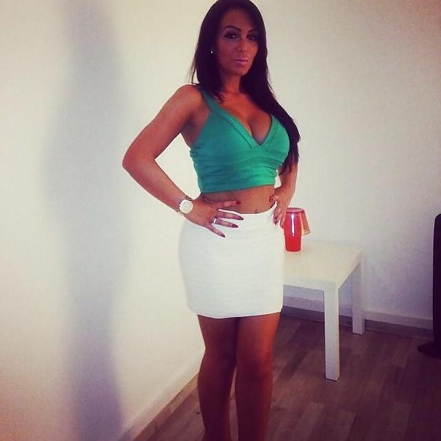 20P Beurette qui fait jouir en photo 