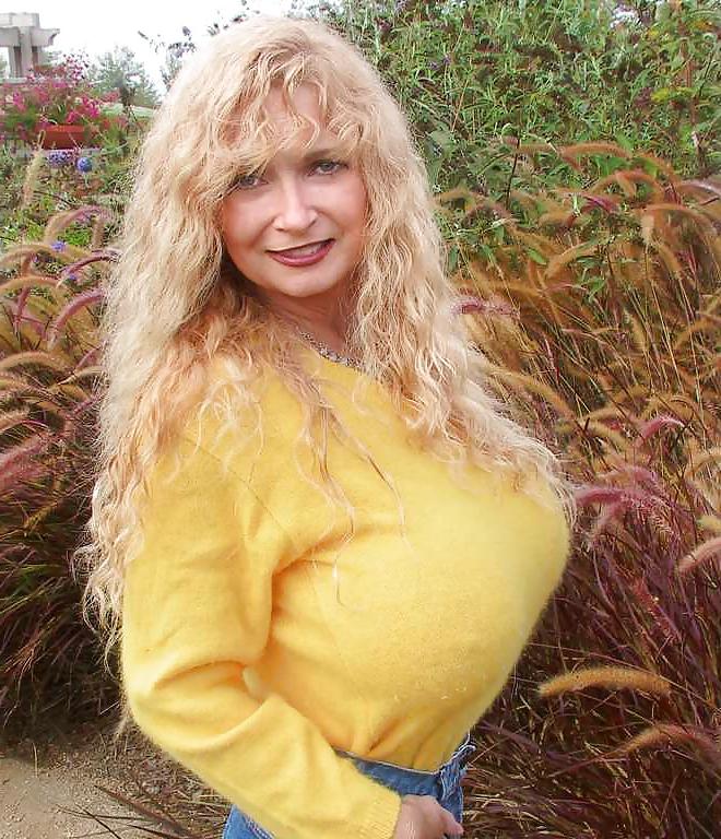25P Big Tits Tight Sweaters