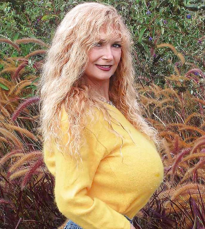 25P Big Tits Tight Sweaters