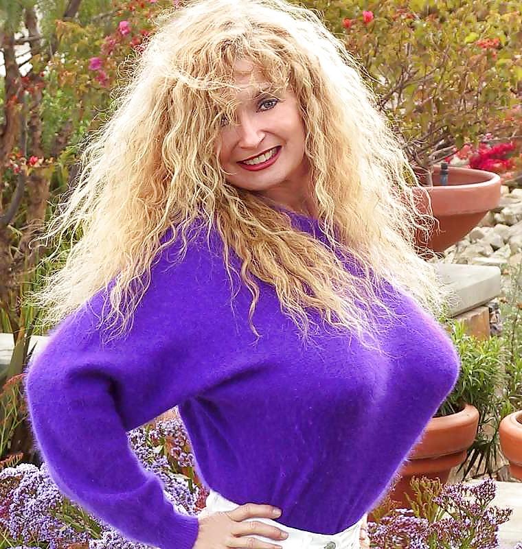 25P Big Tits Tight Sweaters
