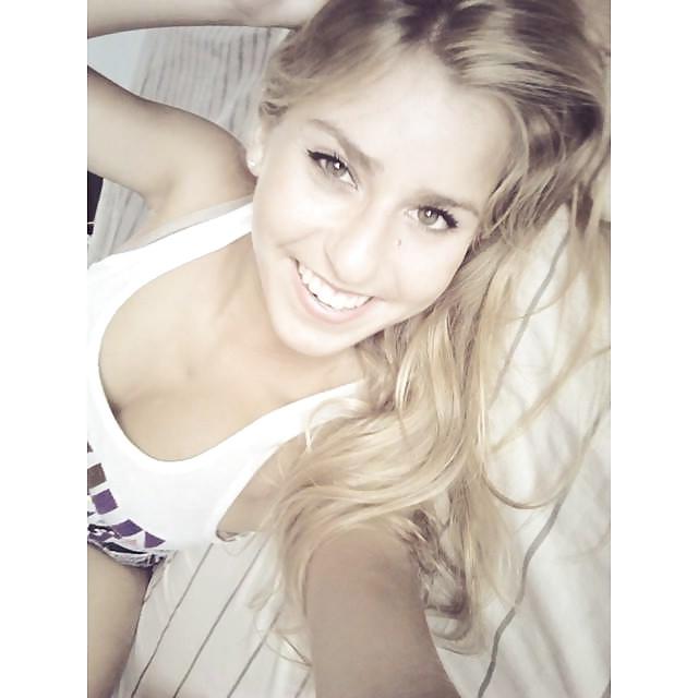 25P Cute sexy babes