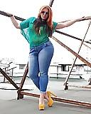 25P Curvy sexy dressed babes