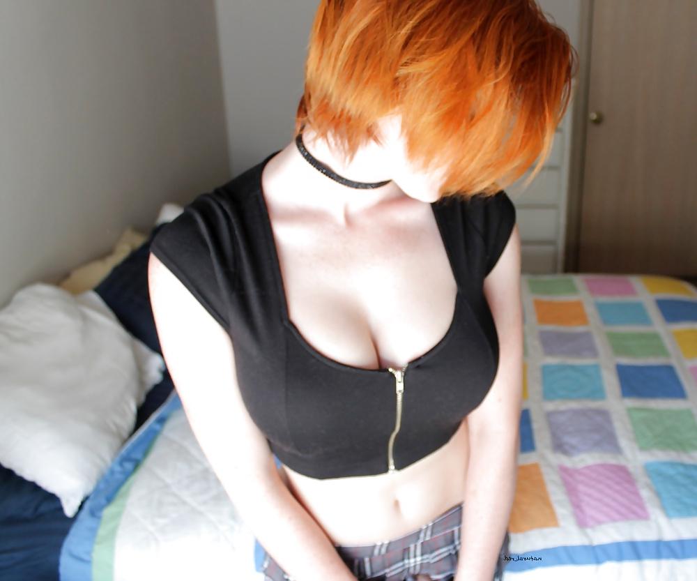 10P Redhead Amateur: Light Bondage & Dildo