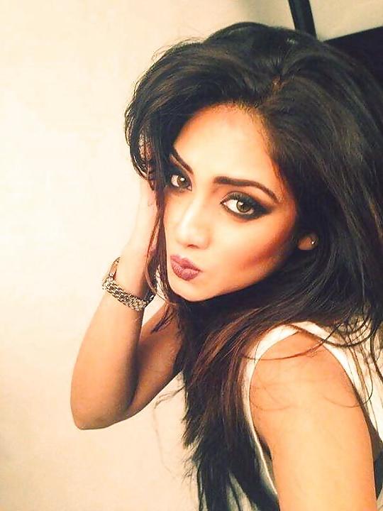25P HOT INDIAN GIRLS