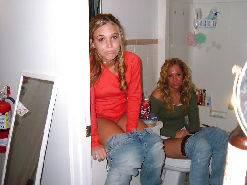 16P Teens Caught In Wet Upskirt