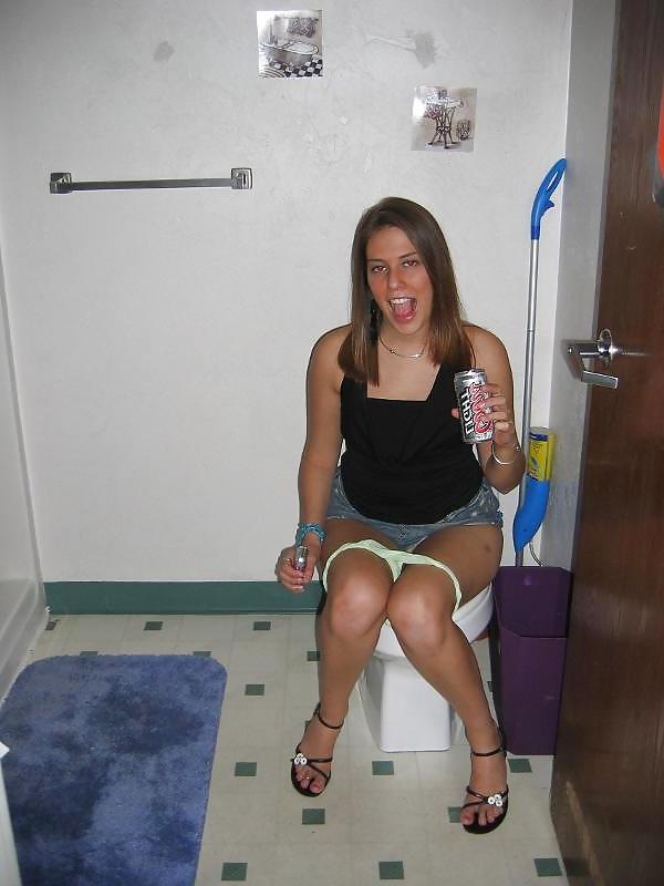 16P Teens Caught In Wet Upskirt