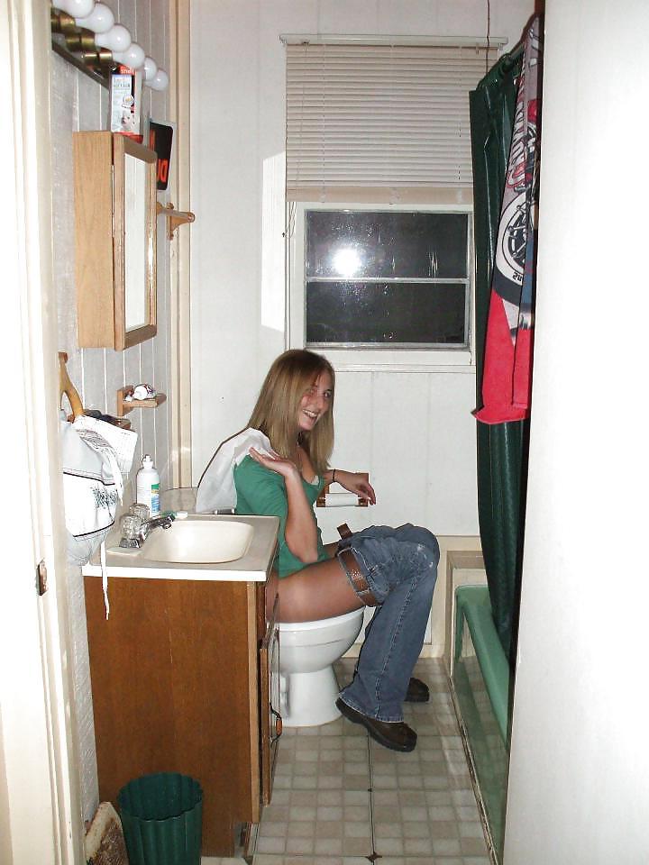 16P Teens Caught In Wet Upskirt